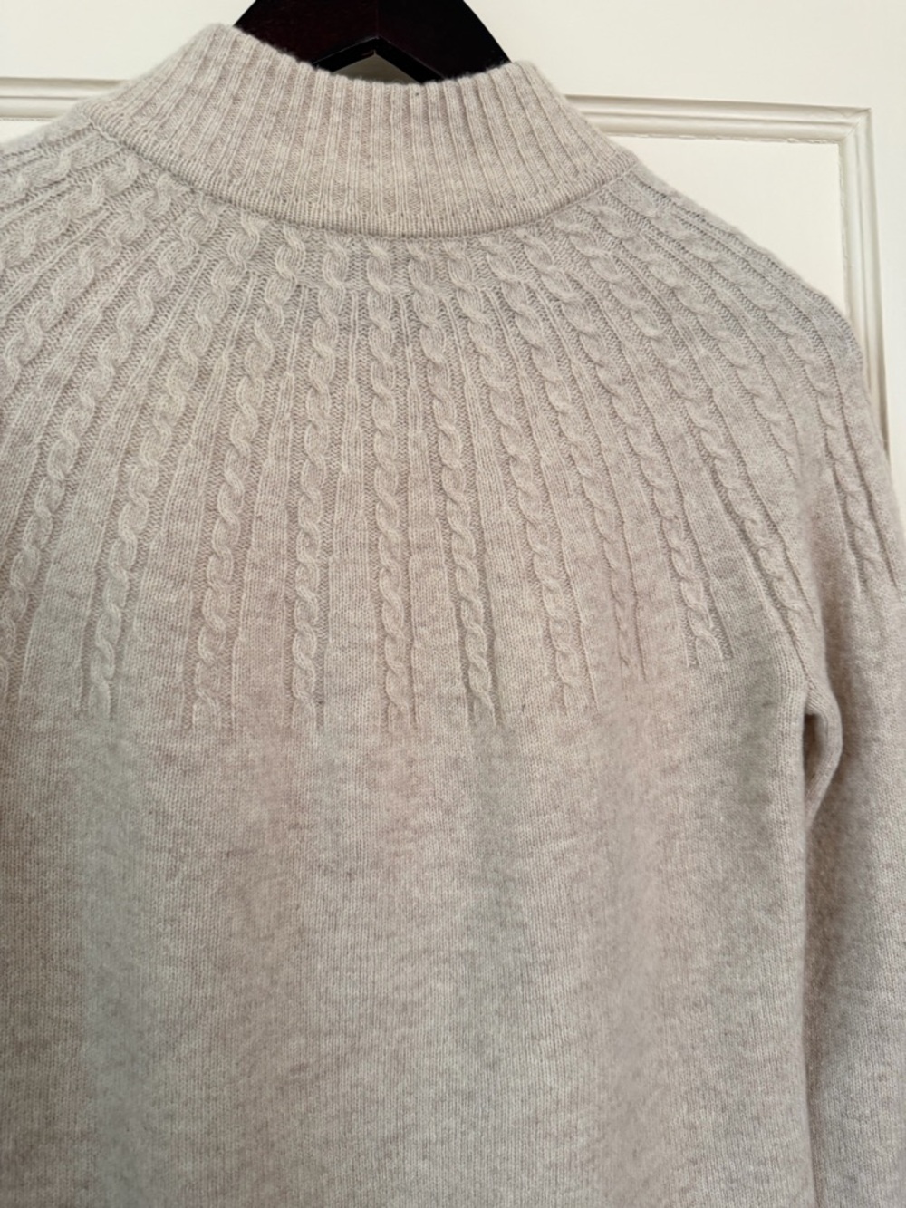 Vineyard Vines oatmeal Beige Lambs Wool Half-Zip Cable Yoke Sweater - Picture 7 of 8